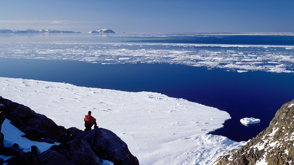  The view over Lady Ann Strait toward Nirjutiqavvik (Coburg Island) 